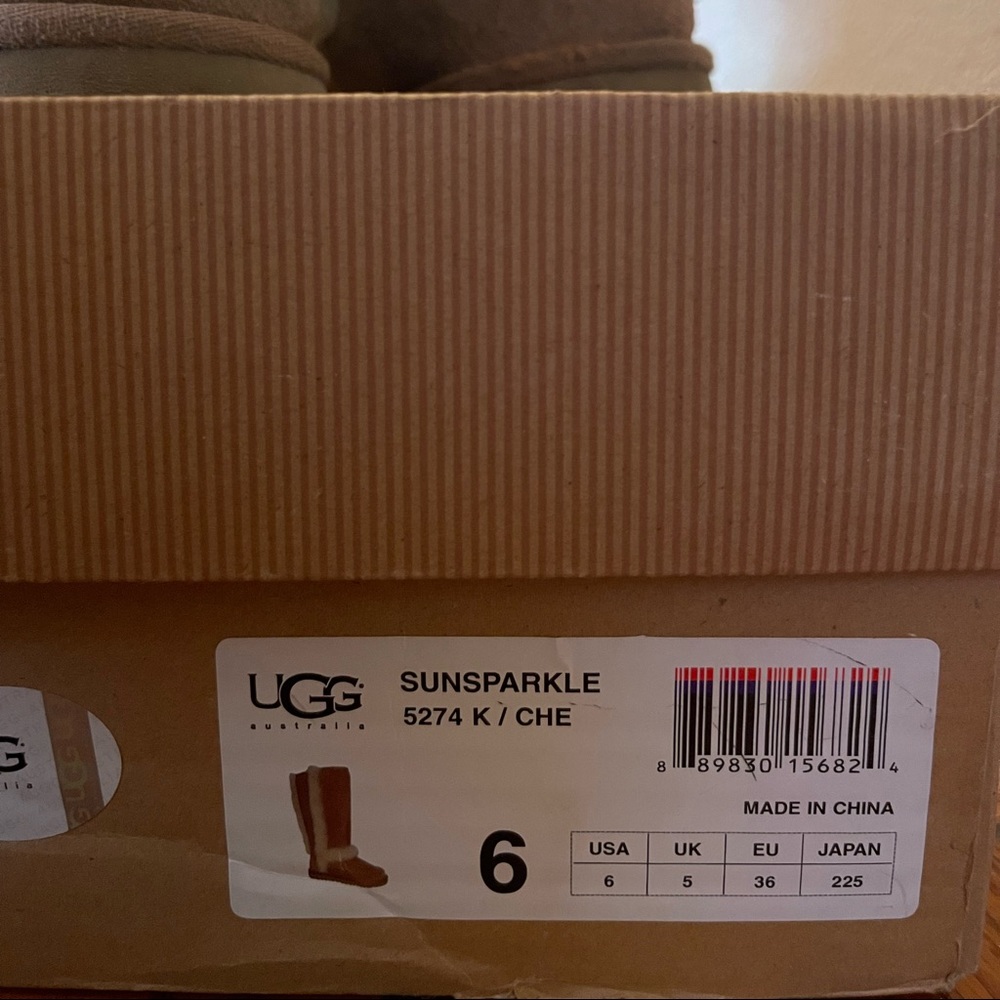 Uggs size 8.5/9 in women